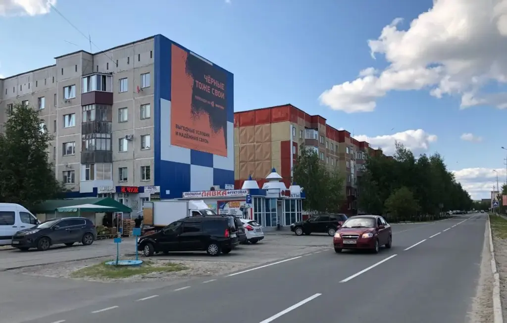 Брандмауэр в Лянторе, 4 мкр., 15