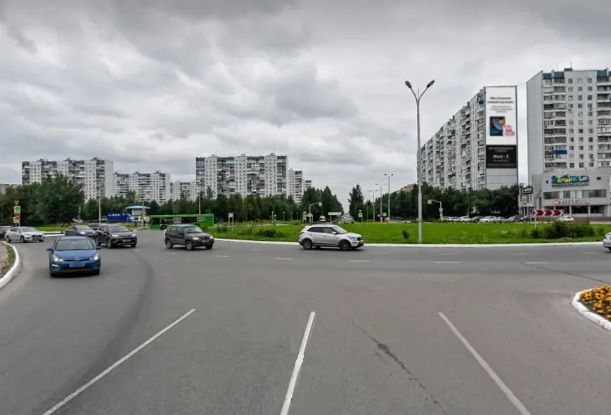 Брандмауэр в Нижневартовске, Чапаева, 15/1