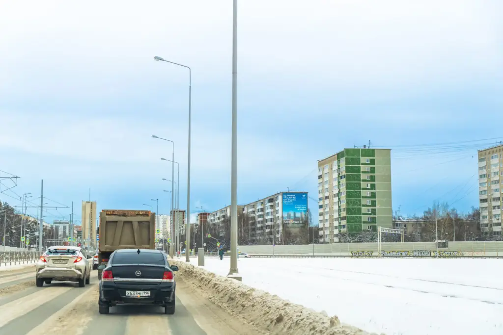 Брандмауэр в Екатеринбурге, Серафимы Дерябиной, 51