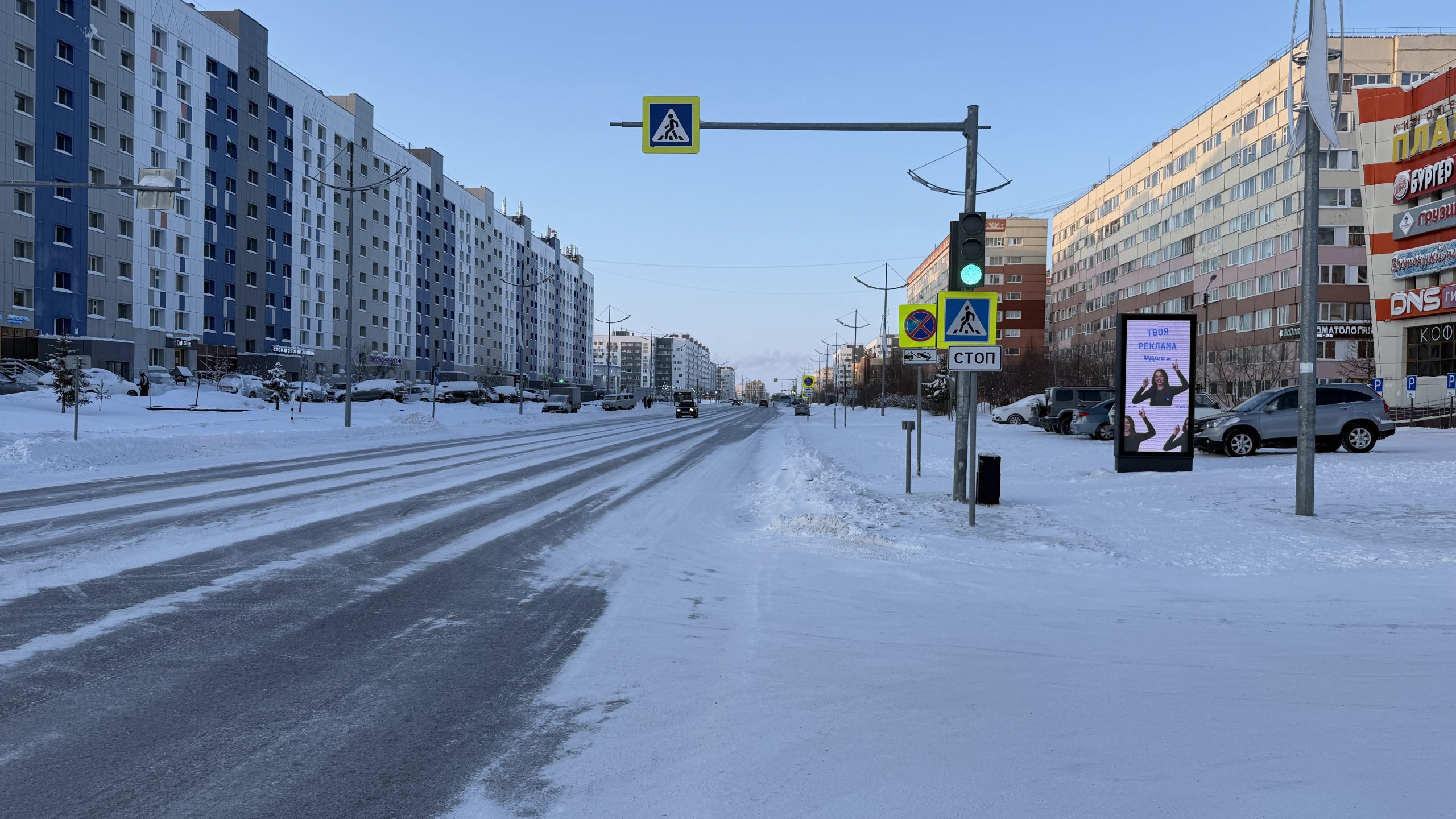 наружная реклама Новый Уренгой, реклама в Новом Уренгое, цифровые пилоны, пилоны Amedia Outdoor, размещение рекламы в Новом Уренгое, OOH Новый Уренгой, рекламные конструкции Новый Уренгой, медиаметрия EVA, эффективность наружной рекламы, цифровая наружная реклама ЯНАО.