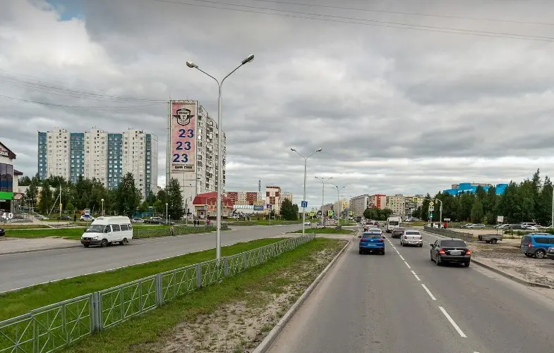 Брандмауэр в Нижневартовске, Интернациональная, 49/3 (Сторона Б)