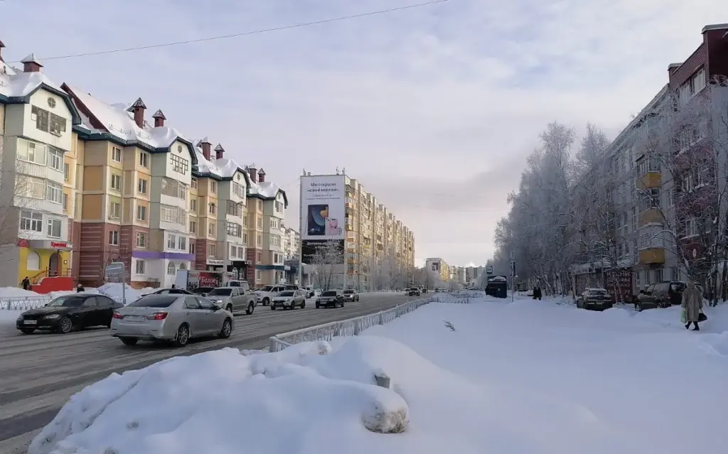 Брандмауэр в Нижневартовске, Мира, 21 (Сторона Б)