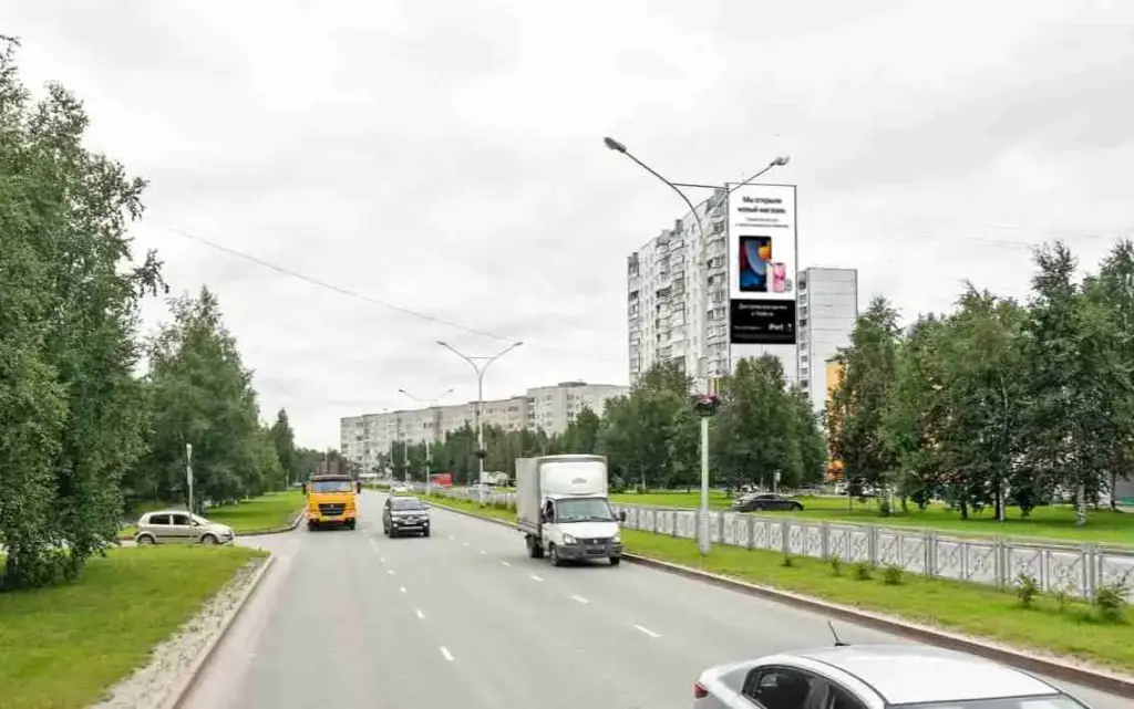 Брандмауэр в Нижневартовске, Комсомольский бульвар, 2, сторона А