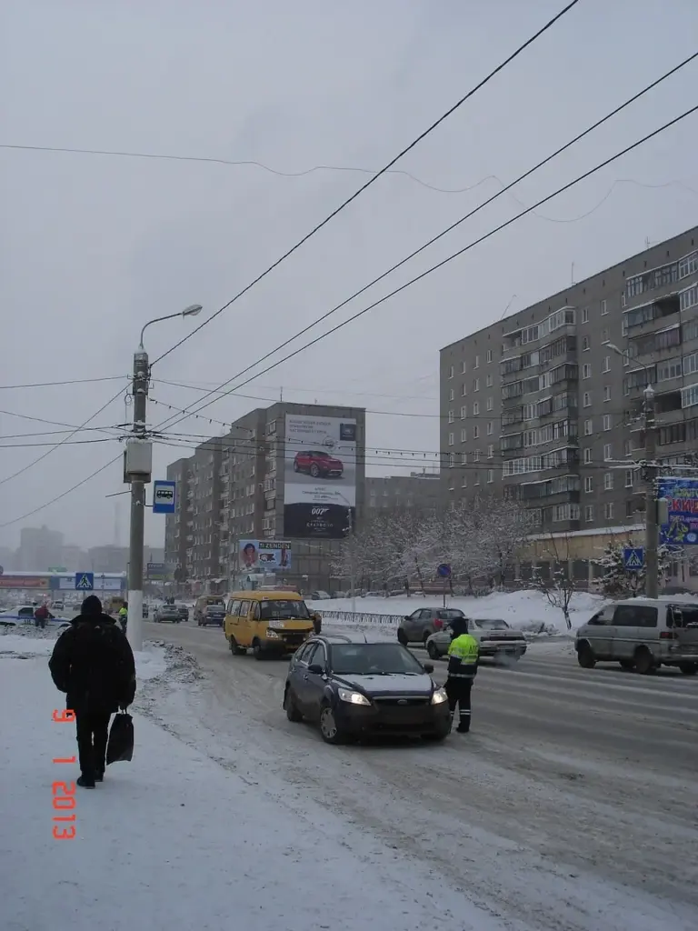 Брандмауэр в Магнитогорске, Ленина 136 (напротив ТЦ Тетрис)