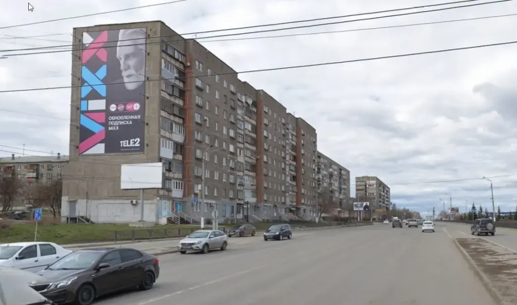 Брандмауэр в Магнитогорске, Ленина 126 А (напротив ледовой арены)
