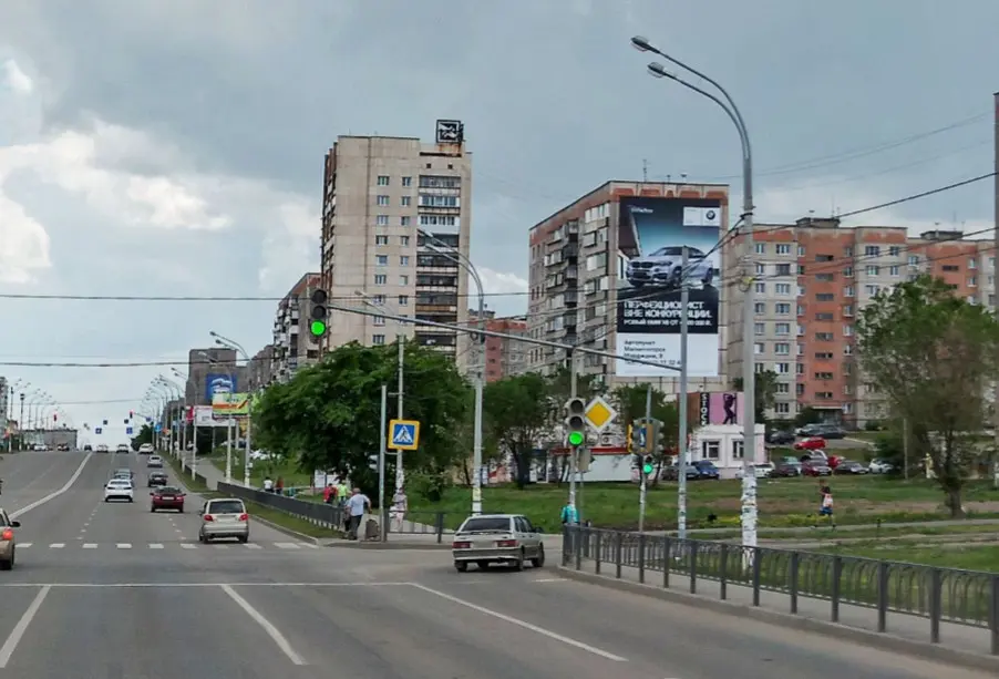 Брандмауэр в Магнитогорске, Ленина 136 (напротив ТЦ Тетрис)