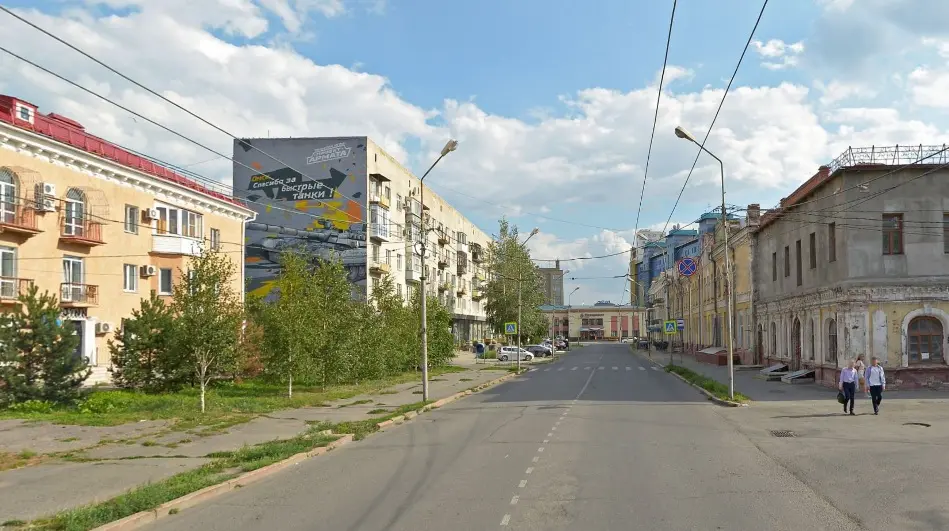 Брандмауэр в Омске, Ленина, 53 (сторона Б)