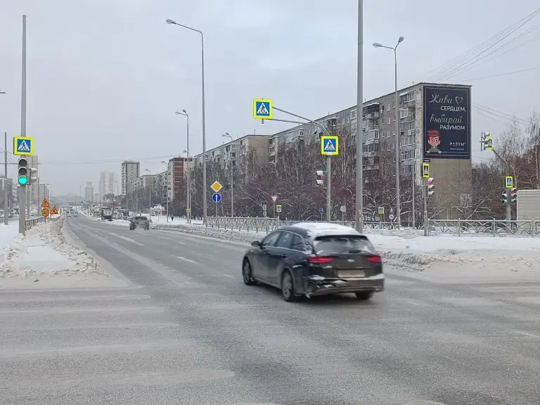Брандмауэр в Екатеринбурге, Серафимы Дерябиной, 51