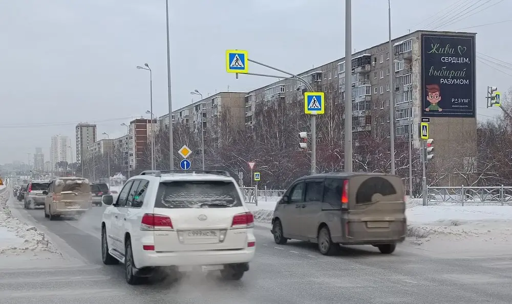 Брандмауэр в Екатеринбурге, Серафимы Дерябиной, 51
