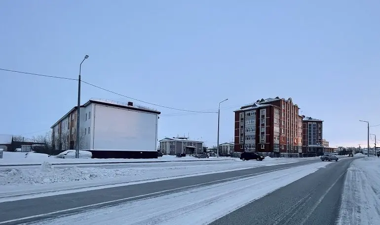 Брандмауэр в Салехарде, Броднева, 50, (сторона Б)