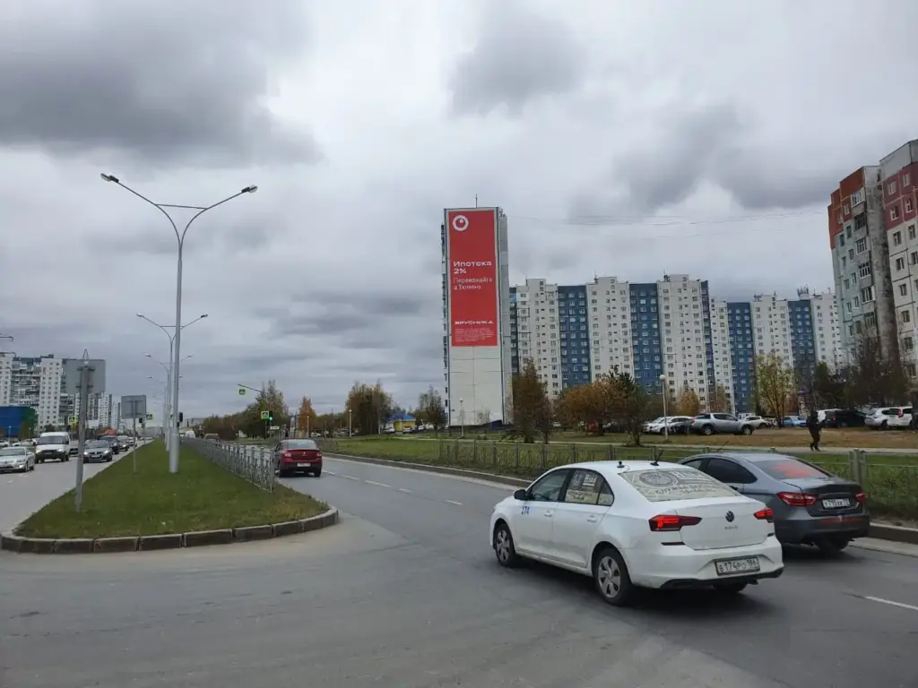 Брандмауэр в Нижневартовске, Северная, 11/2, сторона А